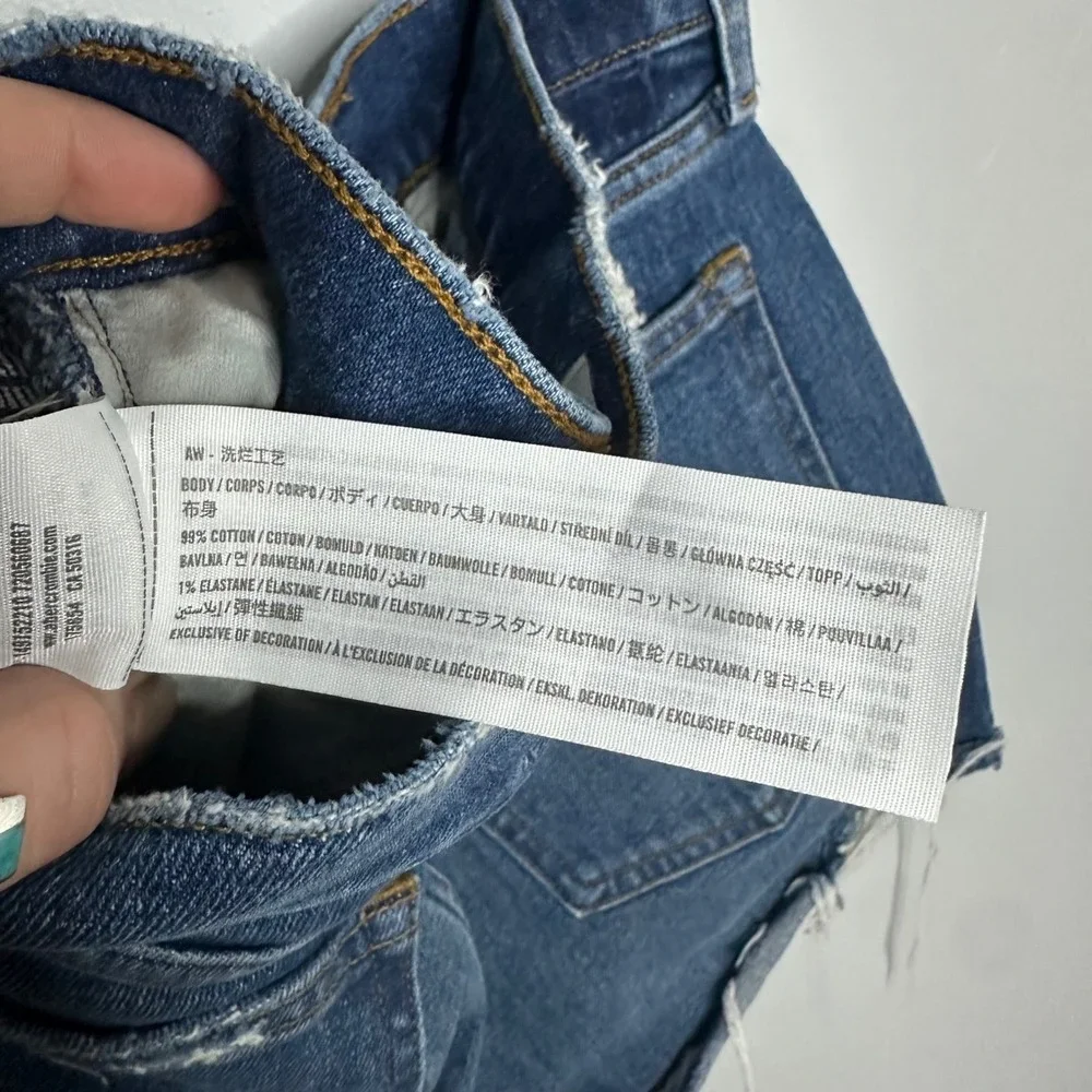 Abercrombie & Fitch The Mom Short Women 29/8 Blue EUC High Rise Distressed Denim